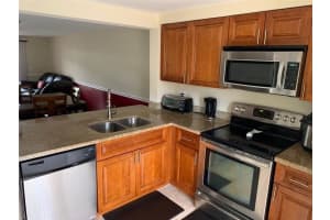 8813 NW 48th St, Sunrise, FL 33351, Sold 05/17/19