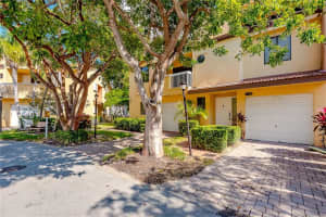 21387 Marina Cove Cir #12f, Miami, FL 33180, Sold 11/12/19