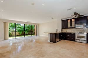 21387 Marina Cove Cir #12f, Miami, FL 33180, Sold 11/12/19