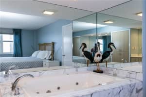 1 Las Olas Cir, Fort Lauderdale, FL 33316, Sold 08/05/19