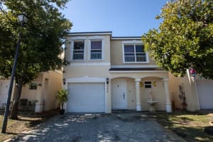 945 SW 15th St, Deerfield Beach, FL 33441, Sold 07/08/19