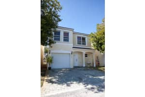 945 SW 15th St, Deerfield Beach, FL 33441, Sold 07/08/19