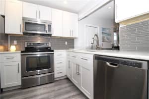 360 Lakewood Cir E, Margate, FL 33063, Sold 04/17/19