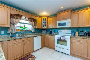 2151 Bayberry Dr, Pembroke Pines, FL 33024, Sold 04/03/19