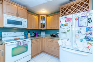 2151 Bayberry Dr, Pembroke Pines, FL 33024, Sold 04/03/19