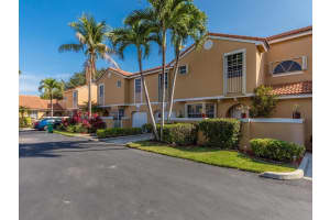 11353 Lakeview Dr, Coral Springs, FL 33071, Sold 04/15/19