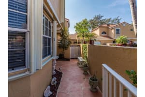 11353 Lakeview Dr, Coral Springs, FL 33071, Sold 04/15/19