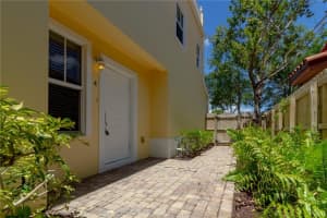 630 SE 15th St, Fort Lauderdale, FL 33316, Sold 08/14/19