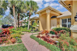 5076 Waters Edge Way, Cooper City, FL 33330, Sold 05/21/19