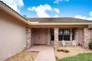 10401 SW 20th St, Davie, FL 33324, Sold 07/03/19