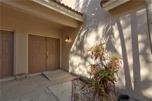 9717 NW 23rd Ct, Pembroke Pines, FL 33024, Sold 07/31/19