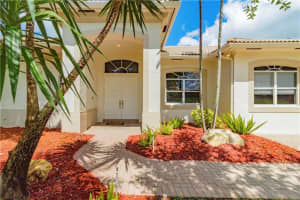 13857 SW 44th St, Davie, FL 33330, Sold 04/26/19