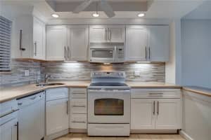 630 Tennis Club Dr, Wilton Manors, FL 33311, Sold 04/17/19