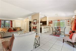 9323 NW 53rd St, Sunrise, FL 33351, Sold 05/31/19