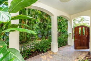 1010 Bay St, Delray Beach, FL 33483, Sold 09/27/19