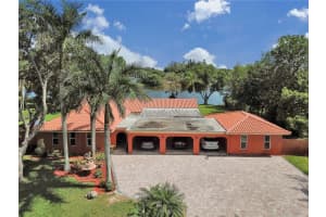 11009 SW 27th St, Davie, FL 33328, Sold 08/23/19