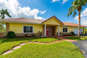 4290 SW 109th Ave, Davie, FL 33328, Sold 08/06/19