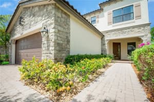 8887 Willow Cove Ln, Lake Worth, FL 33467, Sold 08/12/19