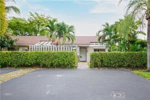 4940 E Lakes Dr, Pompano Beach, FL 33064, Sold 05/31/19