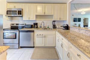 400 SE 10th St, Deerfield Beach, FL 33441, Sold 10/22/19