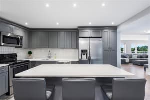 3000 Holiday Dr #1602, Fort Lauderdale, FL 33316, Sold 03/30/20