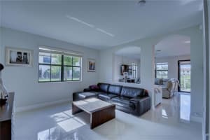 12350 N Village Cir, Davie, FL 33325, Sold 06/26/19