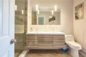 214 City View Dr, Fort Lauderdale, FL 33311, Sold 07/30/19