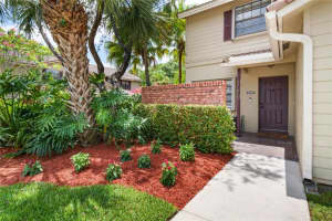 9093 Vineyard Lake Dr, Plantation, FL 33324, Sold 08/01/19