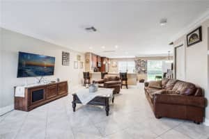 9093 Vineyard Lake Dr, Plantation, FL 33324, Sold 08/01/19