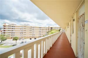 2980 Point E Dr APT D503, Aventura, FL 33160, Sold 07/29/19
