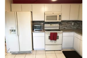 9039 Vineyard Lake Dr, Plantation, FL 33324, Sold 08/16/19
