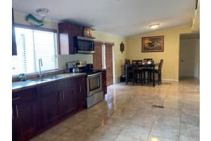 21521 NW 3rd Pl, Pembroke Pines, FL 33029, Sold 01/03/20