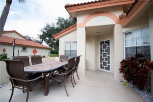 8052 Summer Shores Dr, Delray Beach, FL 33446, Sold 10/24/19