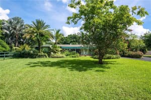 10751 SW 25th St, Davie, FL 33324, Sold 09/27/19