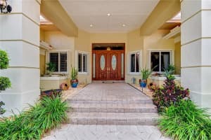 11852 E Ridgeview Dr, Davie, FL 33330, Sold 09/13/19