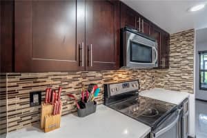 9413 NW 39th Pl, Sunrise, FL 33351, Sold 09/30/19