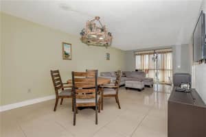 5945 Del Lago Cir, Sunrise, FL 33313, Sold 09/06/19