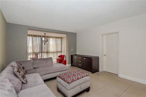 5945 Del Lago Cir, Sunrise, FL 33313, Sold 09/06/19