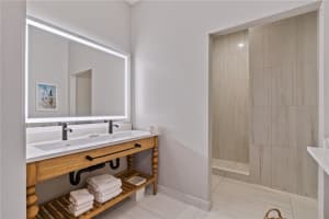 2000 N Ocean Blvd, Fort Lauderdale, FL 33305, Sold 02/28/20