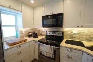 390 N Federal Hwy, Deerfield Beach, FL 33441, Sold 03/16/20