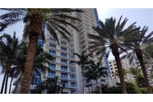MLS# F10189827, Hollywood, Florida 33019