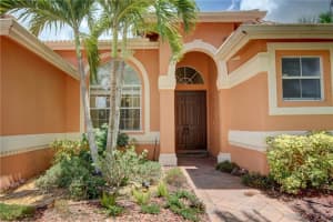 5100 Regency Isles Way, Cooper City, FL 33330, Sold 09/27/19