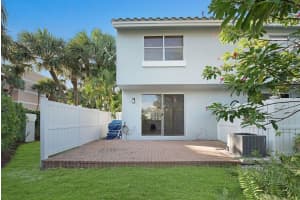 1086 Jeffery St, Boca Raton, FL 33487, Sold 09/26/19