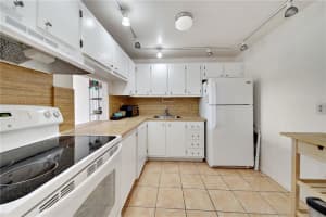 1800 N Andrews Ave #7i, Fort Lauderdale, FL 33311, Sold 11/14/19