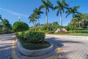2140 Pasa Verde Ln, Weston, FL 33327, Sold 04/23/20