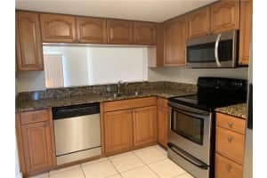 801 SW 113th Way, Pembroke Pines, FL 33025, Sold 11/21/19