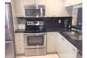 3072 S Oakland Forest Dr, Oakland Park, FL 33309, Sold 12/13/19