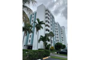 3210 SE 10th St #3e, Pompano Beach, FL 33062, Sold 12/12/19