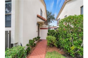 10439 S Circle Lake Dr, Boynton Beach, FL 33437, Sold 04/15/20