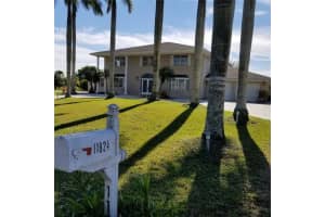 11824 SW 43rd St, Davie, FL 33330, Sold 03/15/21